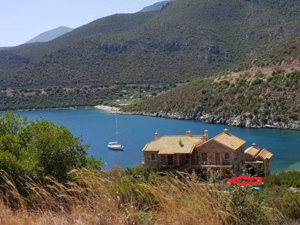 Two-Storey Mansion At The Sea Arkadiko Chorio Exterior foto